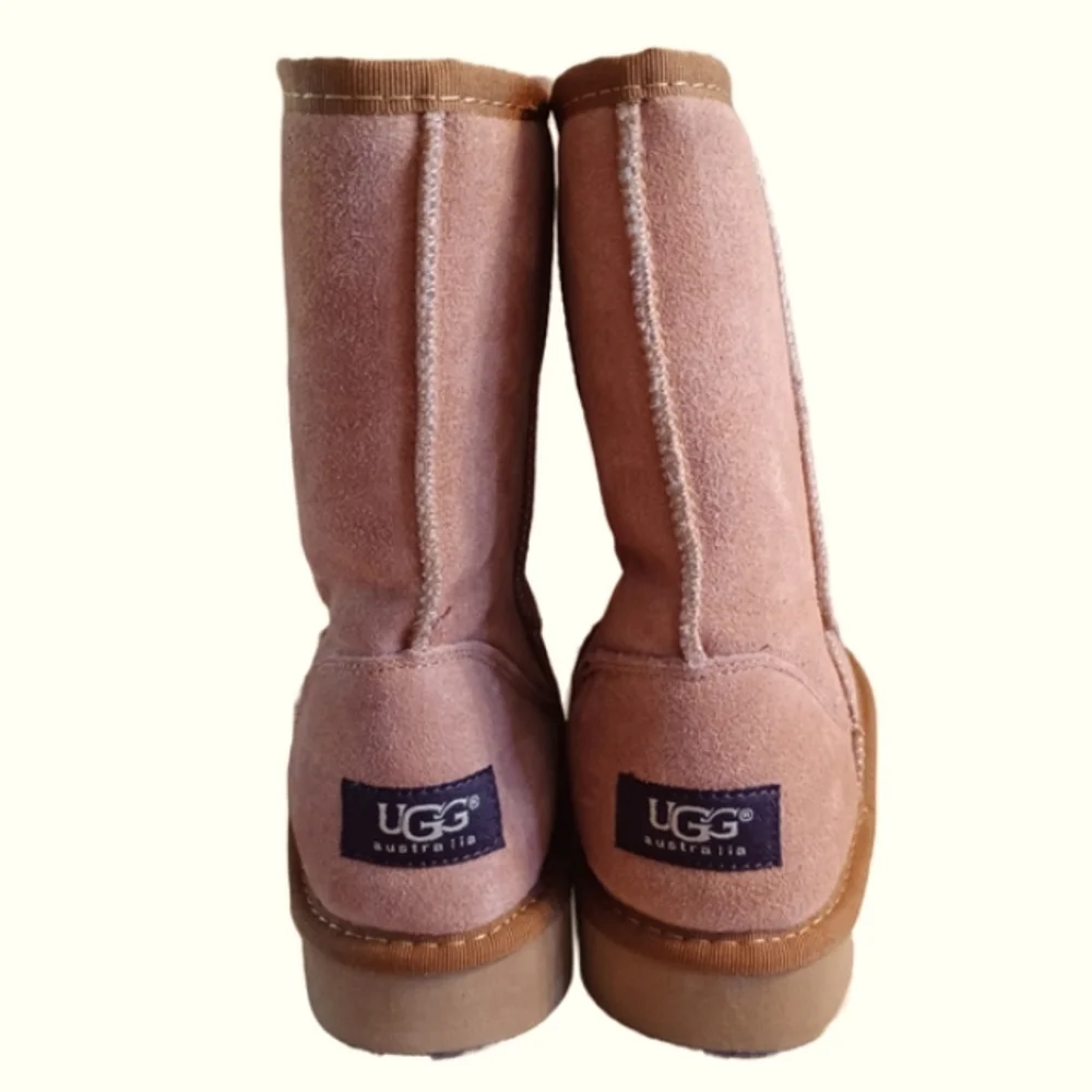UGG AUSTRALIA CLASSIC SHORT II SUEDE BOOTS SIZE 7